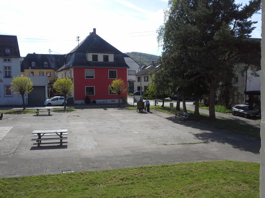 Hotel Weinhaus Kurtrierer Hof Leiwen Exterior foto